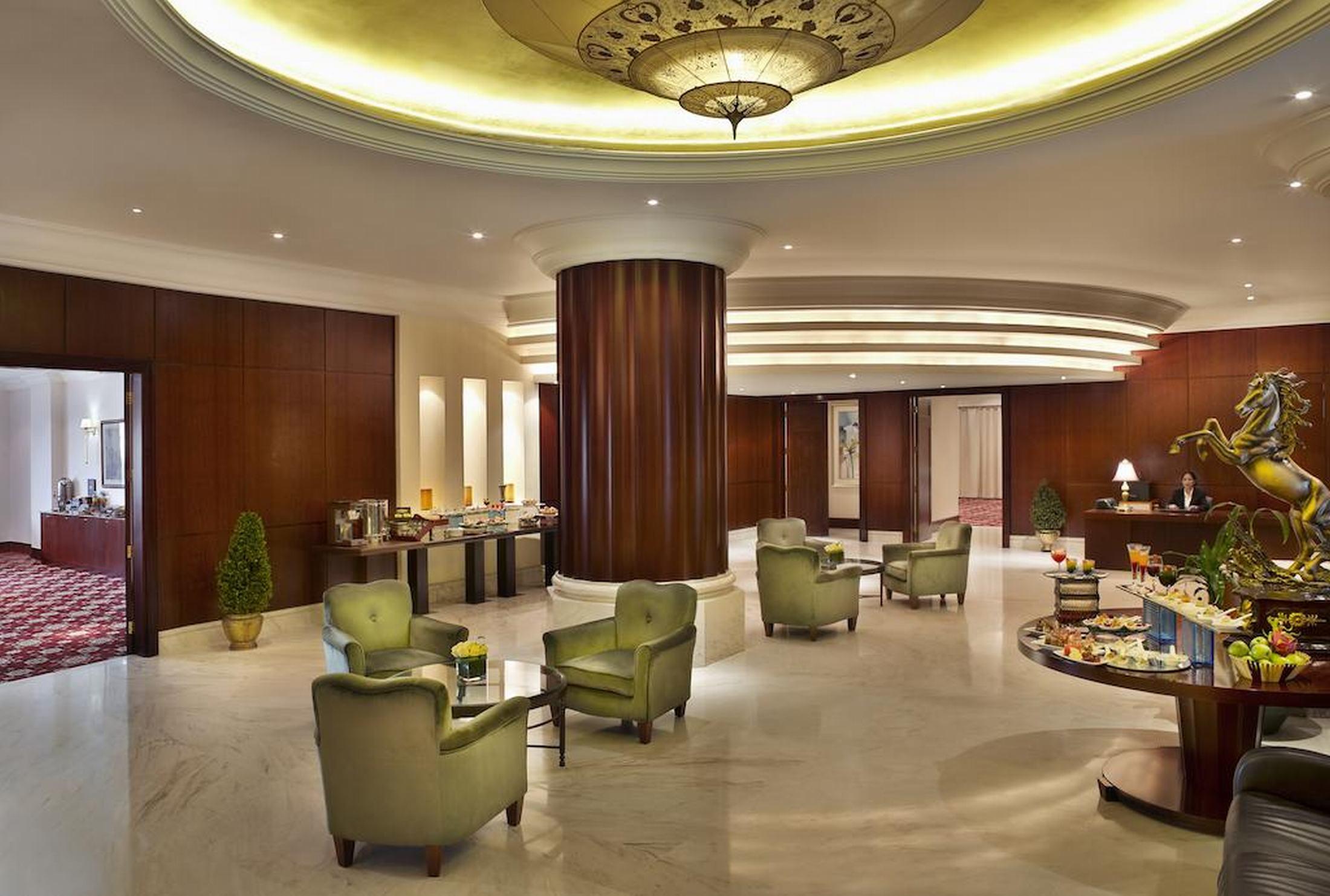 City Seasons Suites Dubai Bagian luar foto