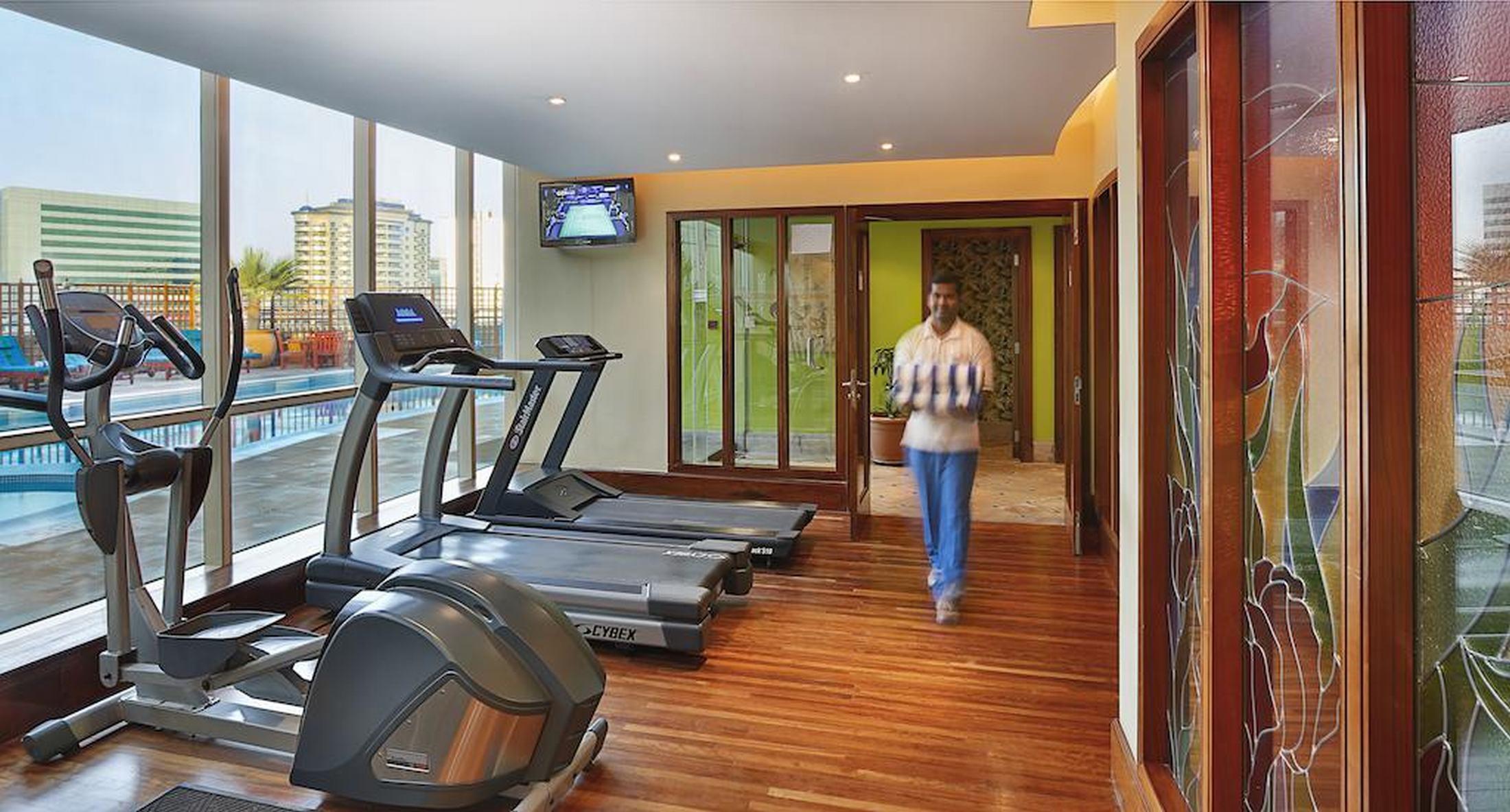 City Seasons Suites Dubai Bagian luar foto
