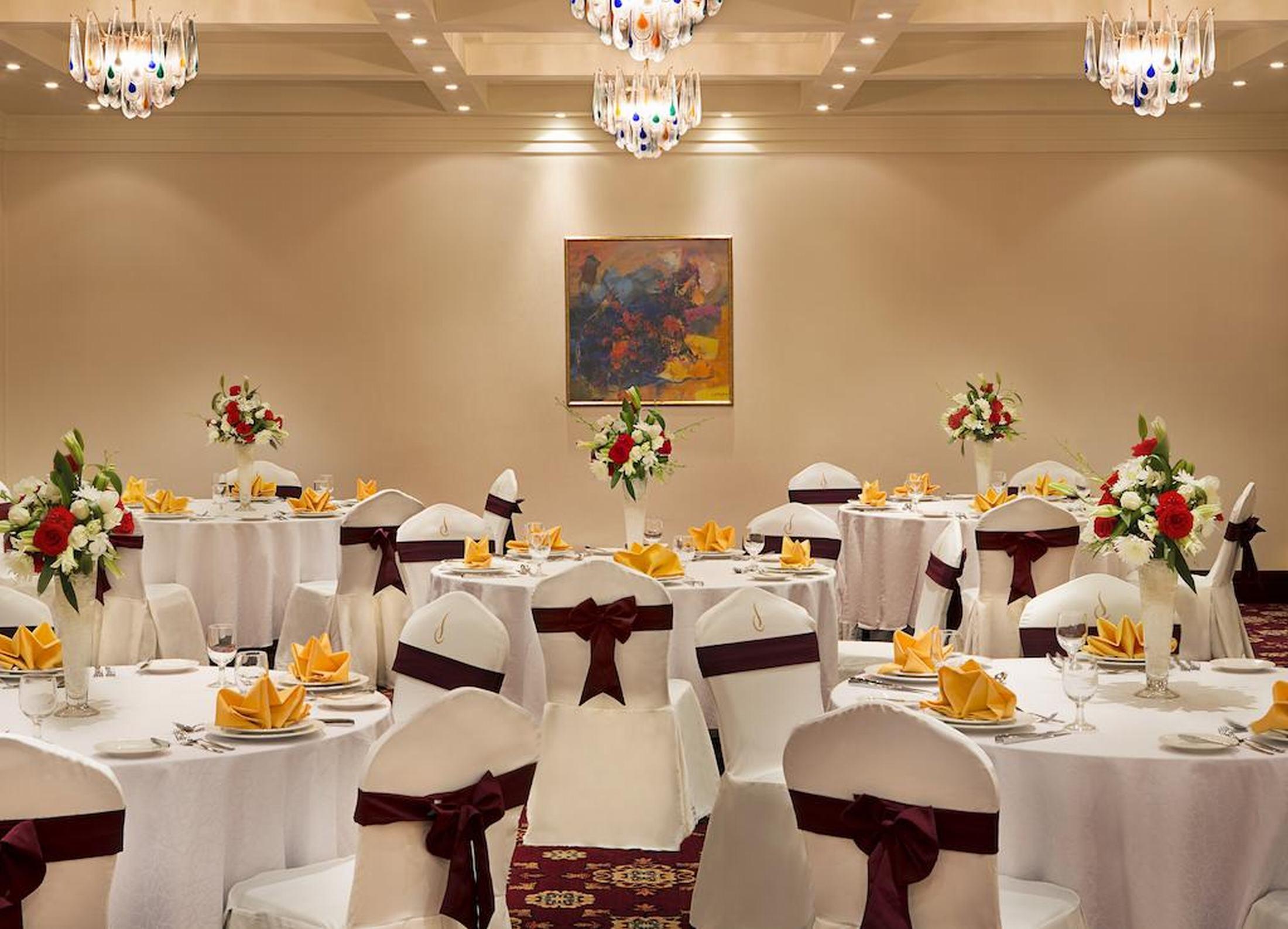City Seasons Suites Dubai Bagian luar foto
