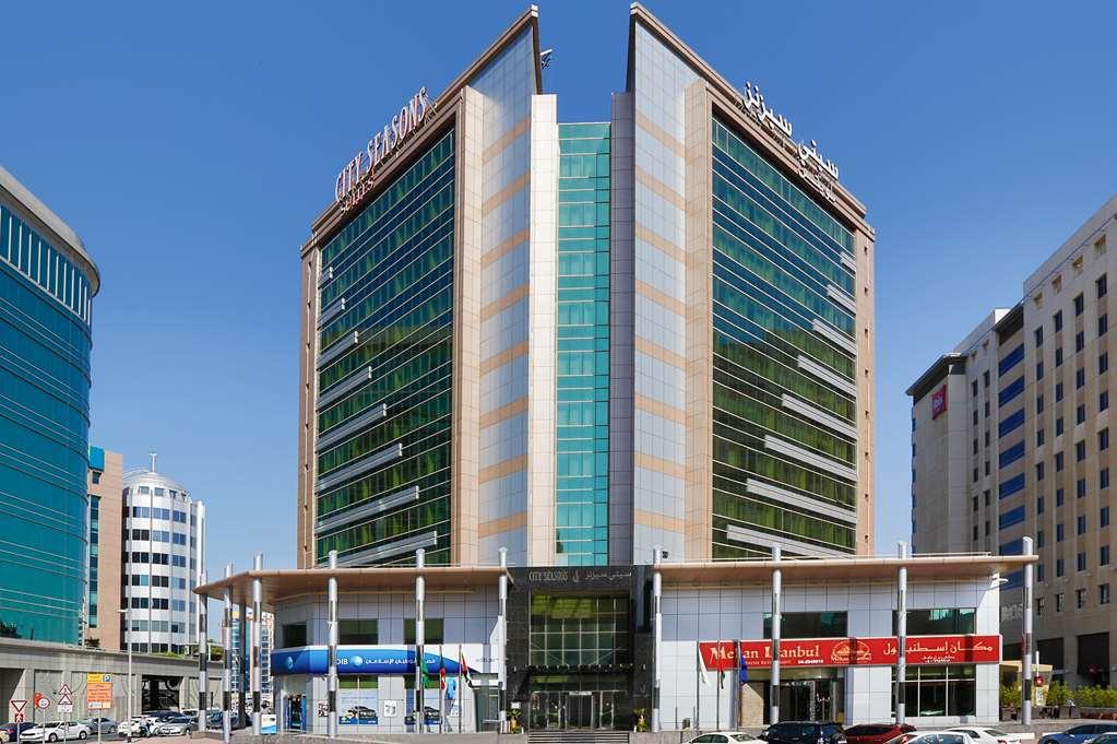 City Seasons Suites Dubai Bagian luar foto