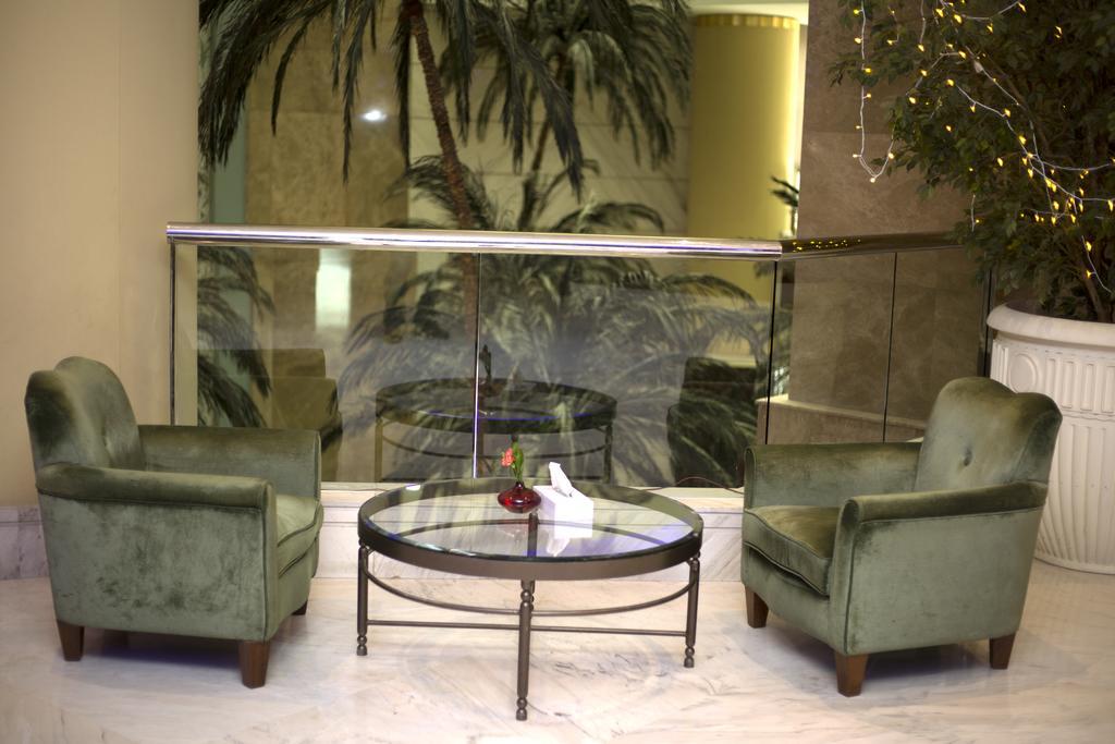 City Seasons Suites Dubai Bagian luar foto
