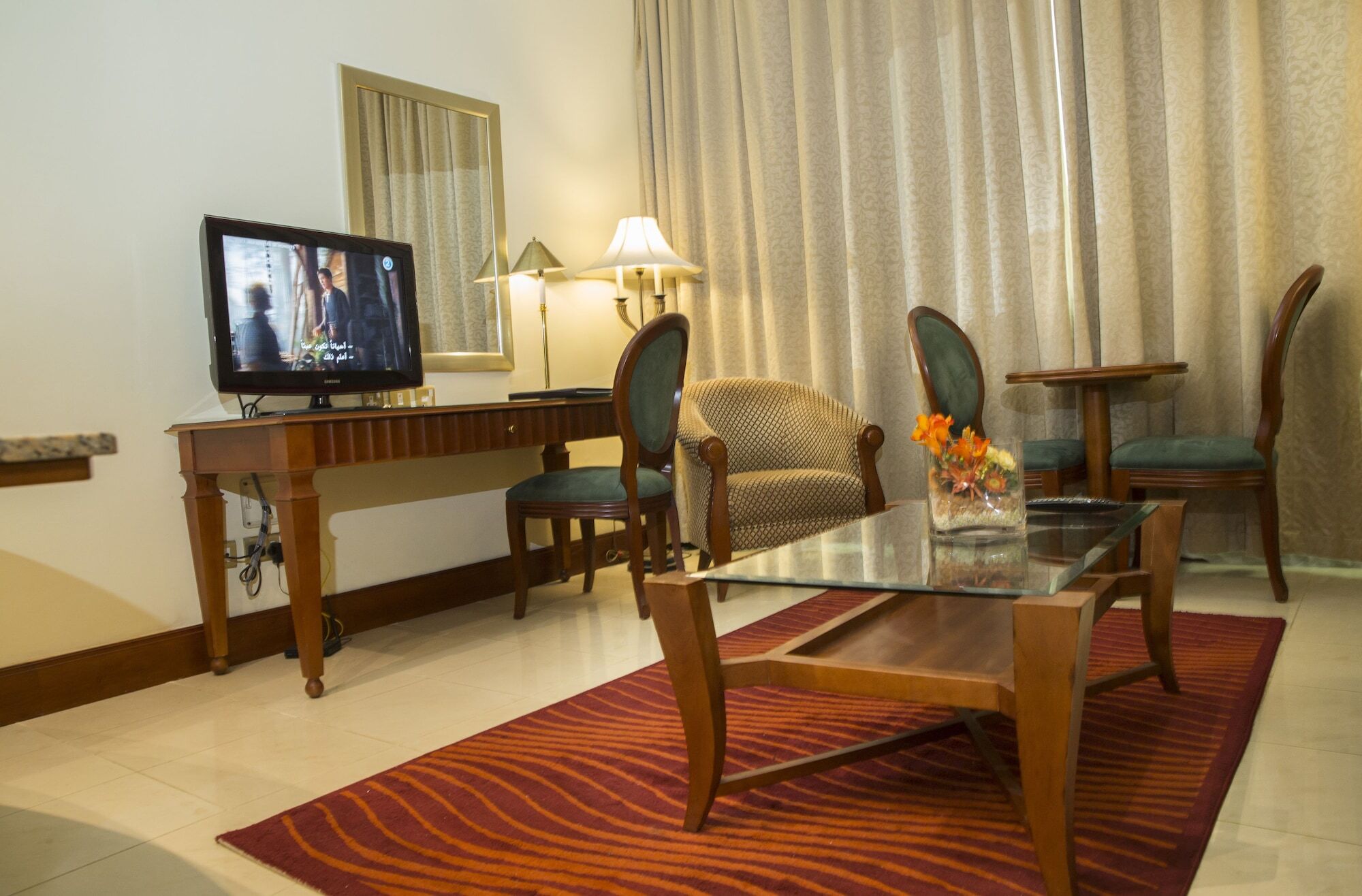 City Seasons Suites Dubai Bagian luar foto